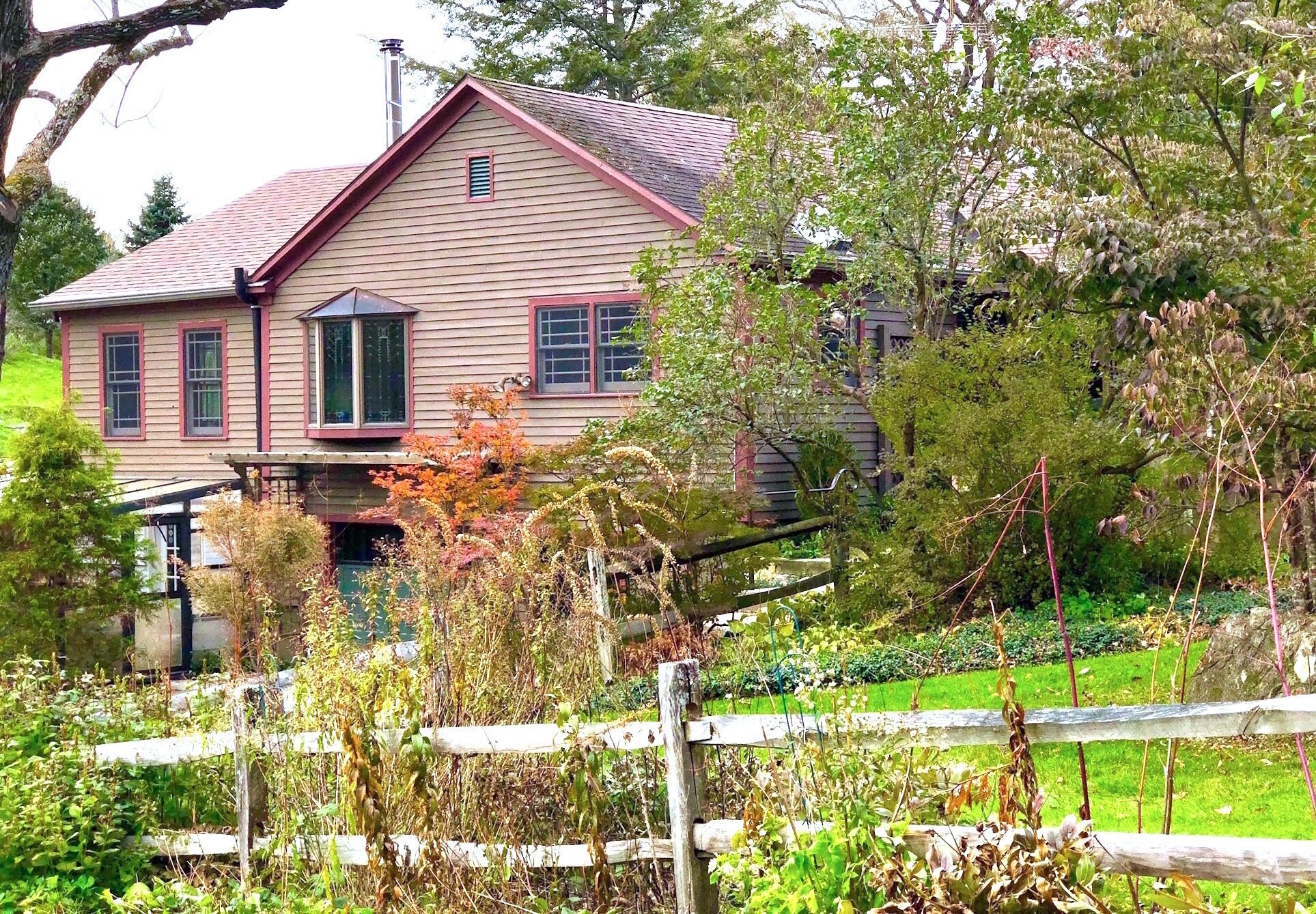 NEW: Gorgeous, Unique, Craftsman Cottage in Heart of the Berkshires