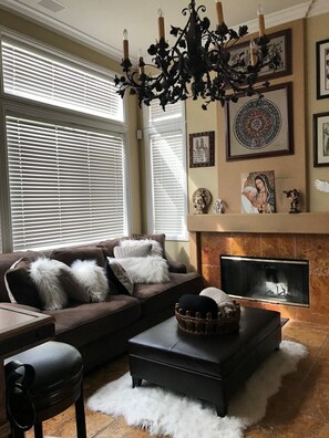 Living area - Available from June 10th -16th US Open Golf tournament, a gorgeous house (Salinas)