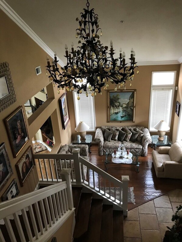 Interior - Available from June 10th -16th US Open Golf tournament, a gorgeous house (Salinas)