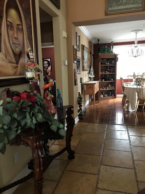 Interior - Available from June 10th -16th US Open Golf tournament, a gorgeous house (Salinas)