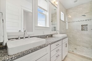 Hair dryer, towels - Prime Location Near Community Pool | 6 Beach Bikes | Tram to Easy Beach Access (Santa Rosa Beach)