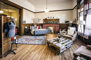 1 bedroom, desk, iron/ironing board, free WiFi