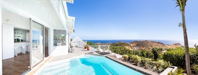 Large Ocean View Villa Hanging In The Quiet