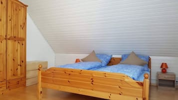 Apartment, 3 Bedrooms (XXL) | Individually decorated, individually furnished, blackout drapes