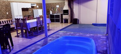 Heated Pool, Billiards, Air Conditioning, NetFlix, WiFi. min from Park Thermas (v olp)