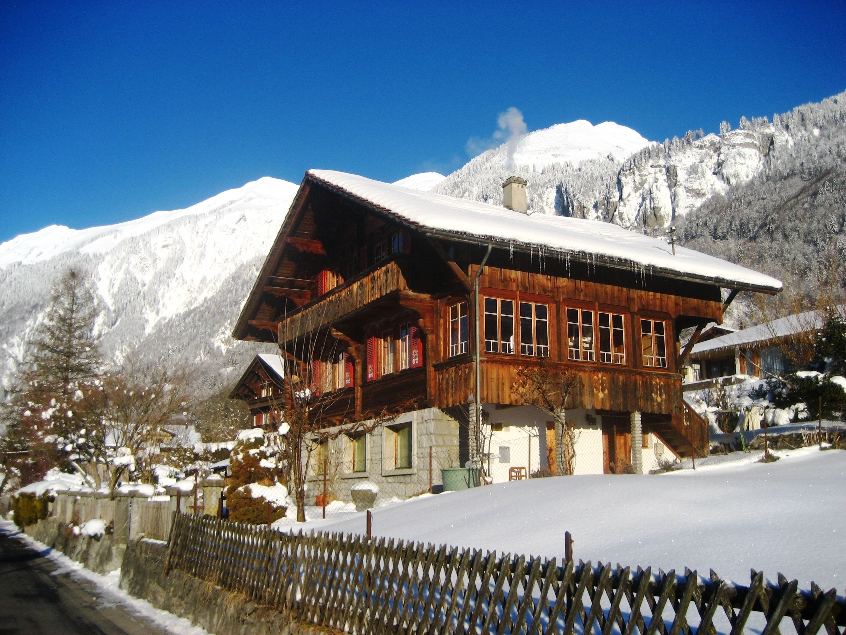 The chalet in winter. The 2-room apartment is the only stone-part of the house.