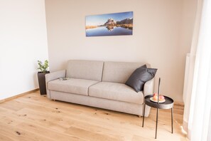 Fernseher, Tischtennisplatte