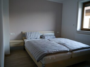 3 bedrooms, iron/ironing board, travel crib, free WiFi