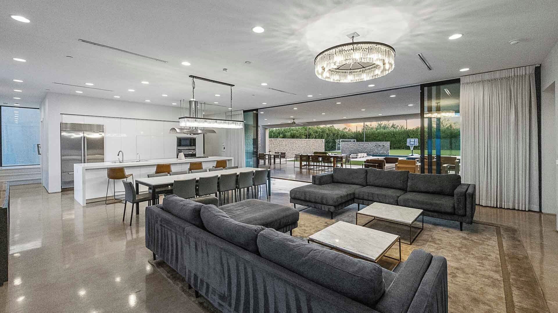 المنشأة من الداخل