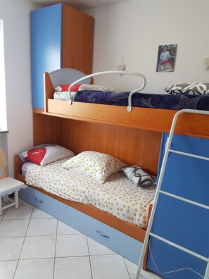 4 chambres, fer et planche Ă repasser, Wi-Fi, draps fournis