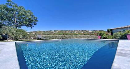 Villa T6 - 12 henkilöä - Yksityinen uima-allas - Ilmastointi - WiFi - Golfnäkymä - Ste Maxime