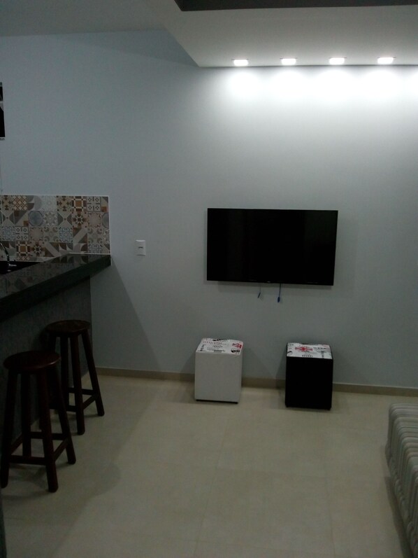 Appartement, 1 grand lit 1 place | Télévision