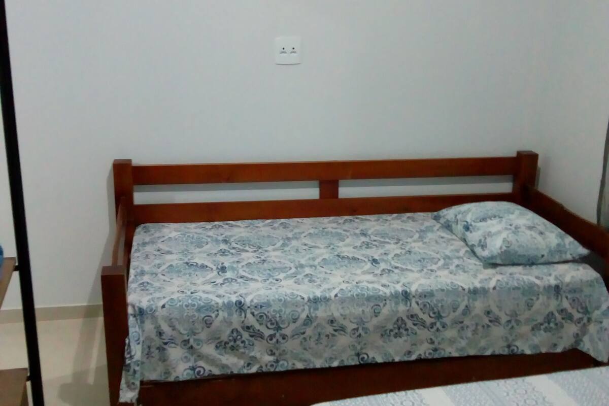 Apartment, 1 Large Twin Bed | Free WiFi, bed sheets