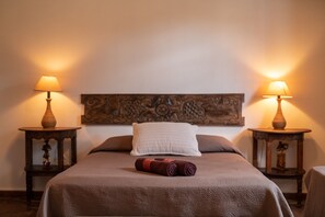 1 bedroom, desk, free WiFi, bed sheets