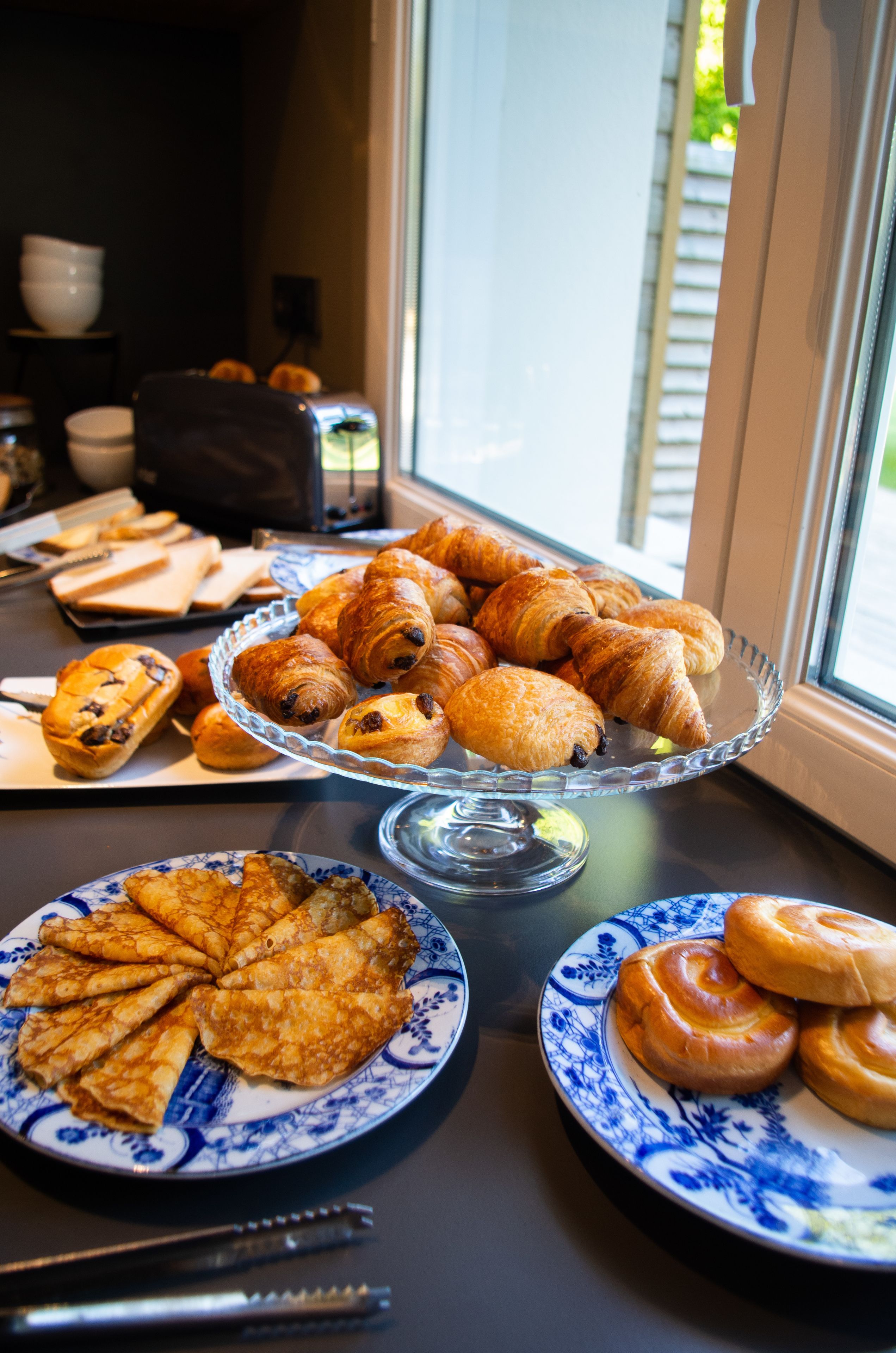 daily buffet breakfast (eur 12 per person)
