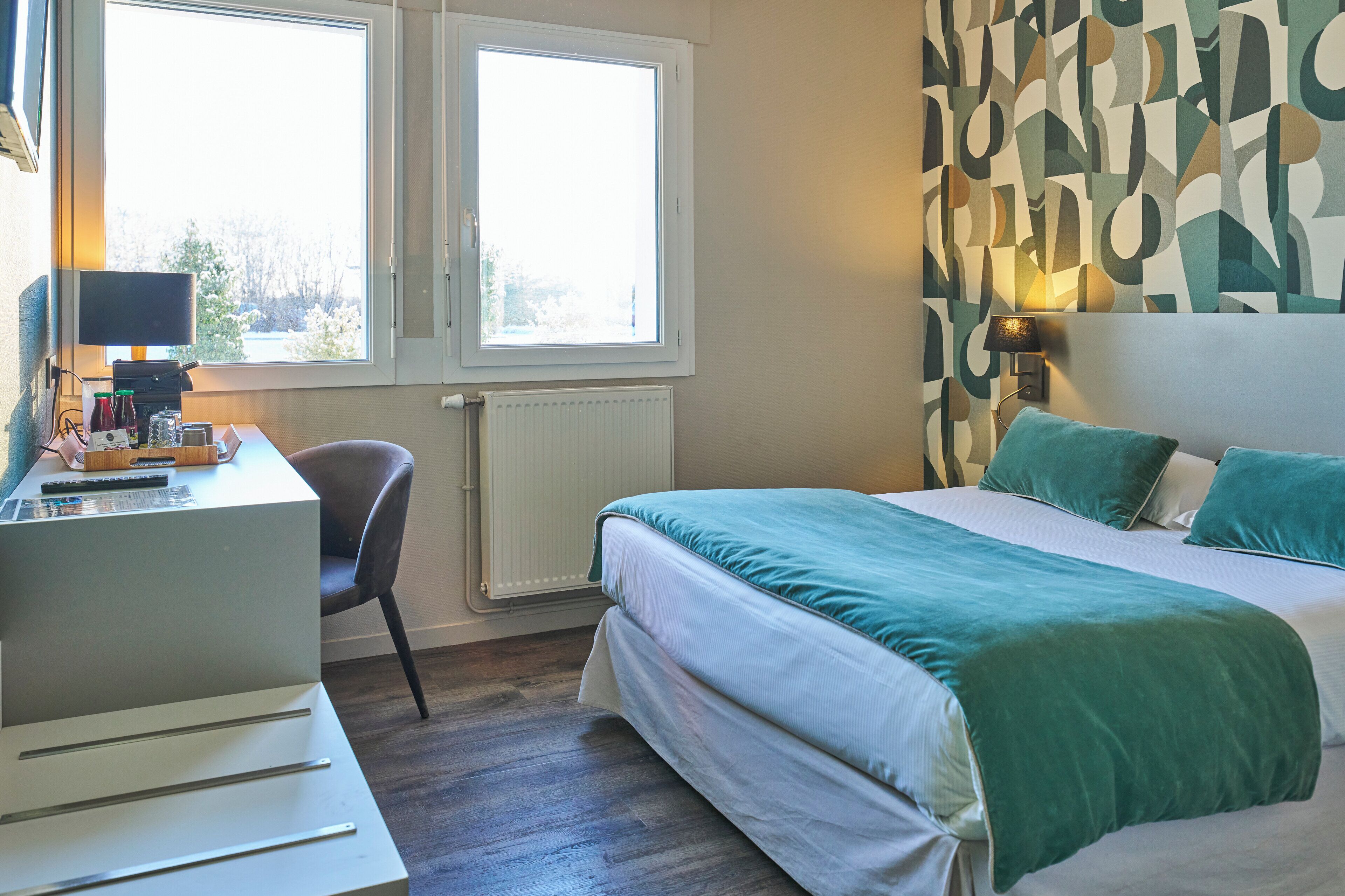 Habitación doble clásica | Ropa de cama de alta calidad y decoración personalizada 