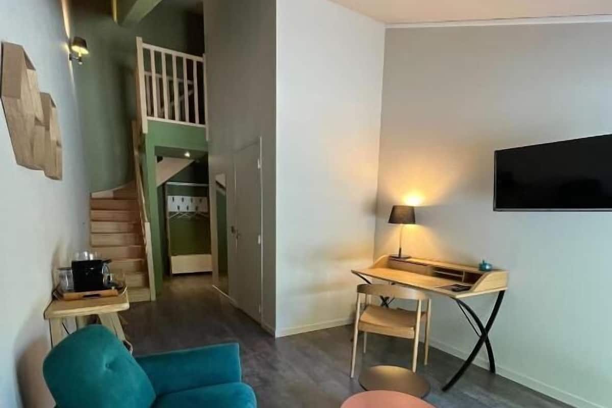 Junior Double Room | Premium bedding, individually decorated, individually furnished, desk