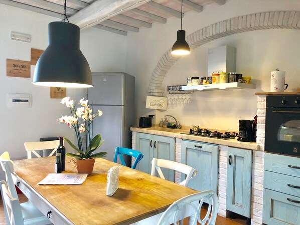 Fridge, oven, stovetop, dishwasher - Ornellaia 2 bedroom home with pool, AC and WIFI a Fontanaro Property (Paciano)