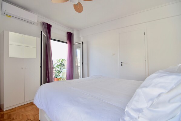 2 bedrooms, iron/ironing board, free WiFi, bed sheets
