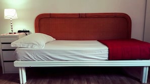 Standard Shared Dormitory (4 People) | Iron/ironing board, free WiFi - Roman Place (Rome)