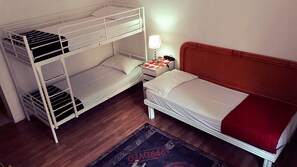 Standard Shared Dormitory (4 People) | Iron/ironing board, free WiFi - Roman Place (Rome)