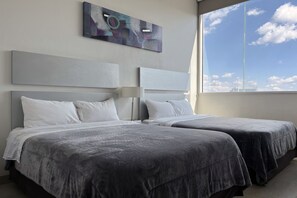 Rideaux occultants, fer et planche à repasser, Wi-Fi gratuit