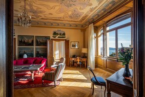 Fernseher, Stereoanlage