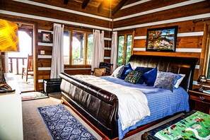 3 soverom, strykejern/-brett, internettilgang og sengetøy