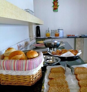 Free daily buffet breakfast