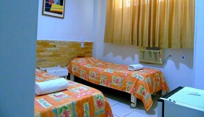 Habitación con 2 camas individuales | Minibar, wifi gratis, ropa de cama