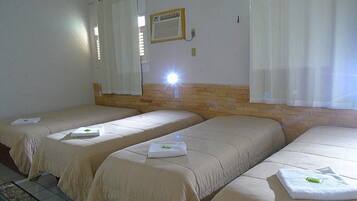 Quadruple Room | Minibar, free WiFi, bed sheets