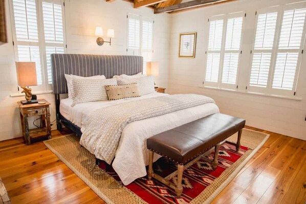 1 chambre, fer et planche à repasser, lit de bébé portatif, Wi-Fi