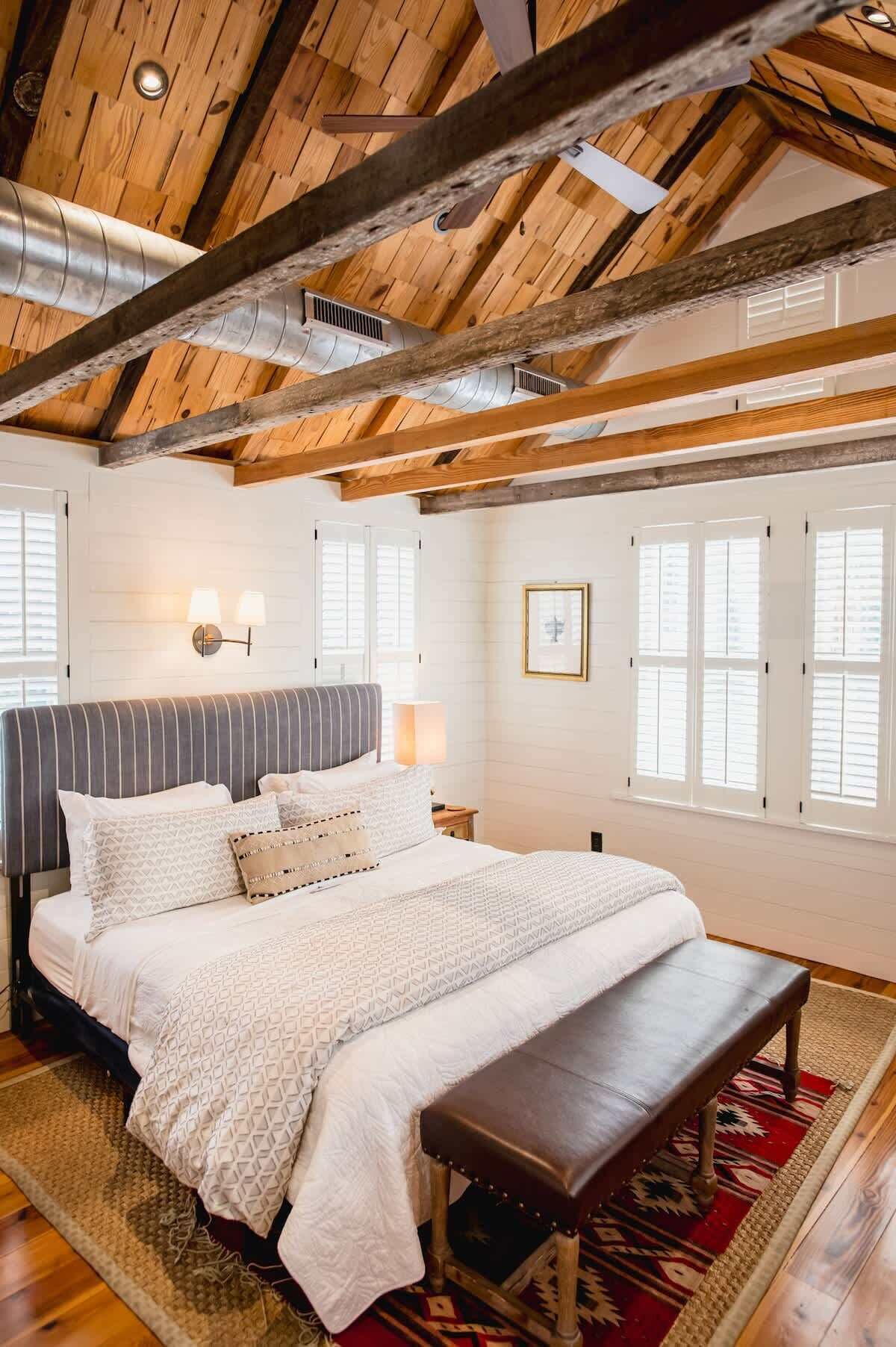 1 bedroom, iron/ironing board, travel crib, WiFi