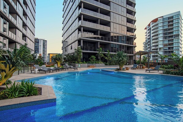 Piscina all'aperto, con ingresso dalle 07:00 alle 22:00, lettini
