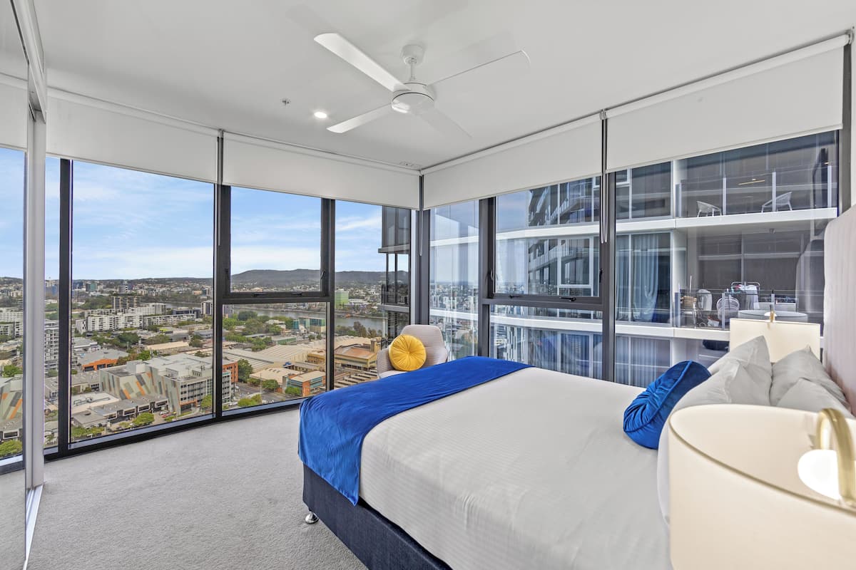 3 bedrooms, soundproofing, iron/ironing board, free WiFi