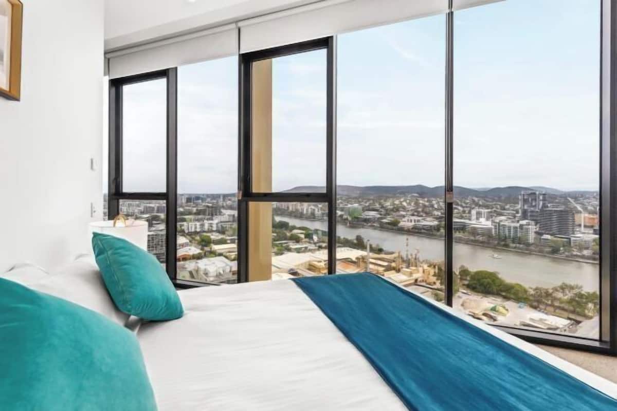 Soundproofing, iron/ironing board, free WiFi, bed sheets