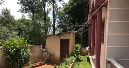 Un petit bungalow prĂšs de la gare routiĂšre de Yercaud