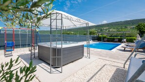Pool - Lovely home in Donji Prolozac with sauna (Donji Prolozac)