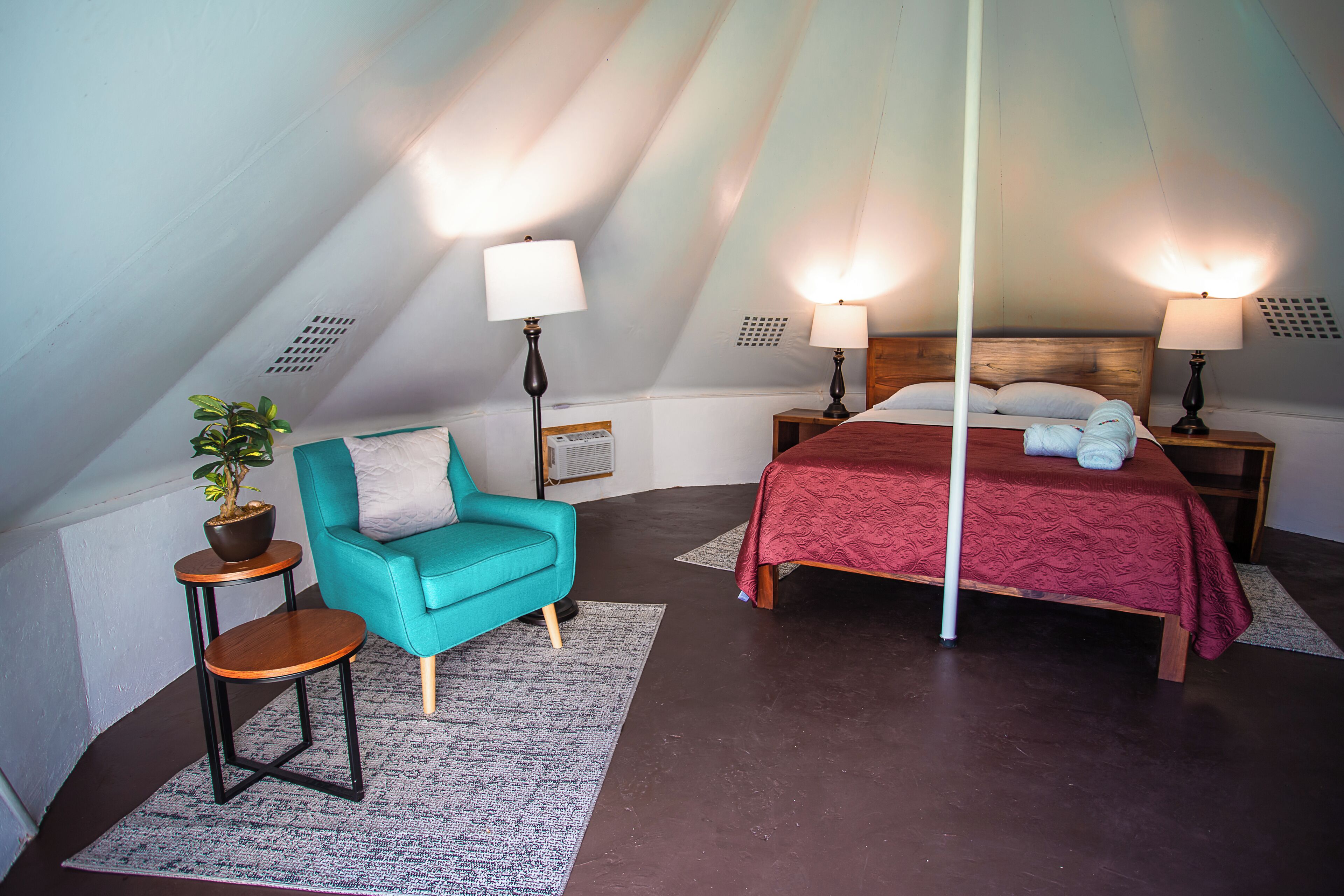 Standard Tent | Individually decorated, bed sheets