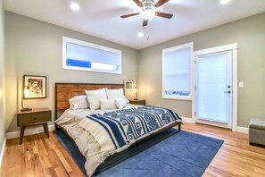 4 bedrooms, desk, iron/ironing board, travel crib