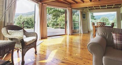 Cloud Nine Chalet - Luxury retreat in Upper River!