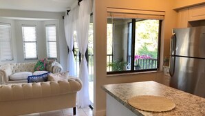 Interior detail - North Naples apartment (Naples)
