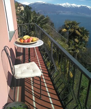 Outdoor dining - Casa Lago Azzurro Relaxation puur for vacation & time out (Cannobio)