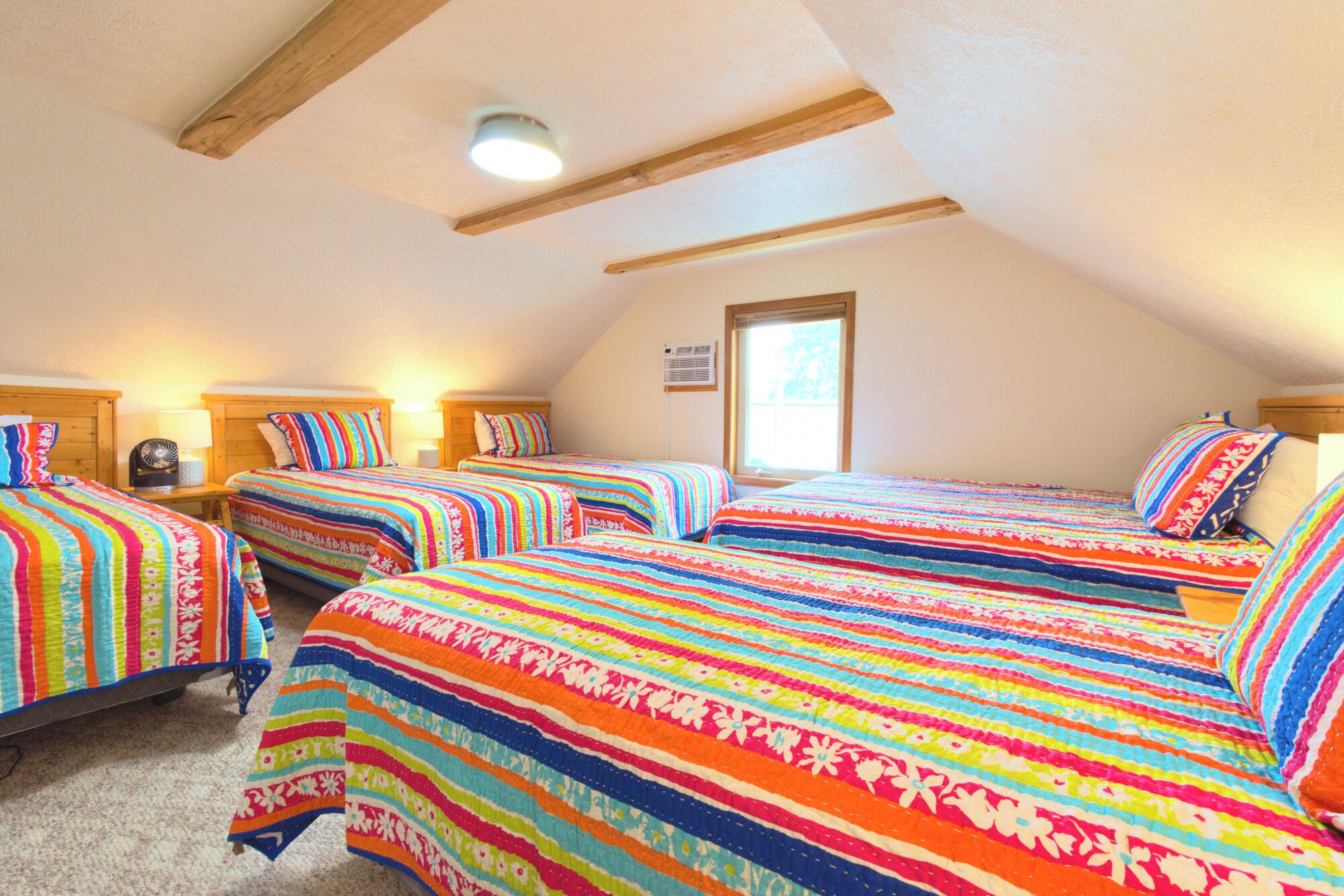 3 bedrooms, desk, iron/ironing board, travel crib