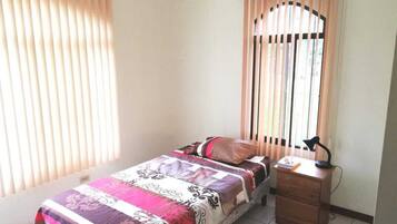 2 phòng ngủ, bộ đồ giường cao cấp, nệm có lớp đệm bông