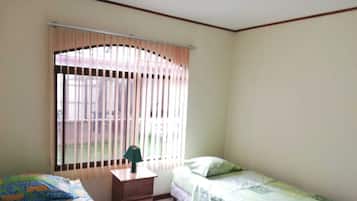 2 phòng ngủ, bộ đồ giường cao cấp, nệm có lớp đệm bông