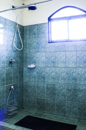 Family Apartment, Multiple Beds, Garden View | Bathroom shower