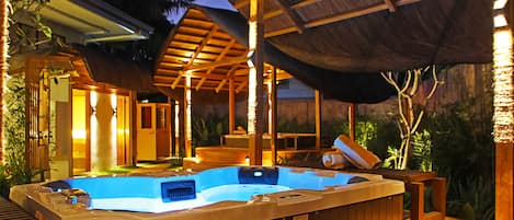 Bathtub spa outdoor