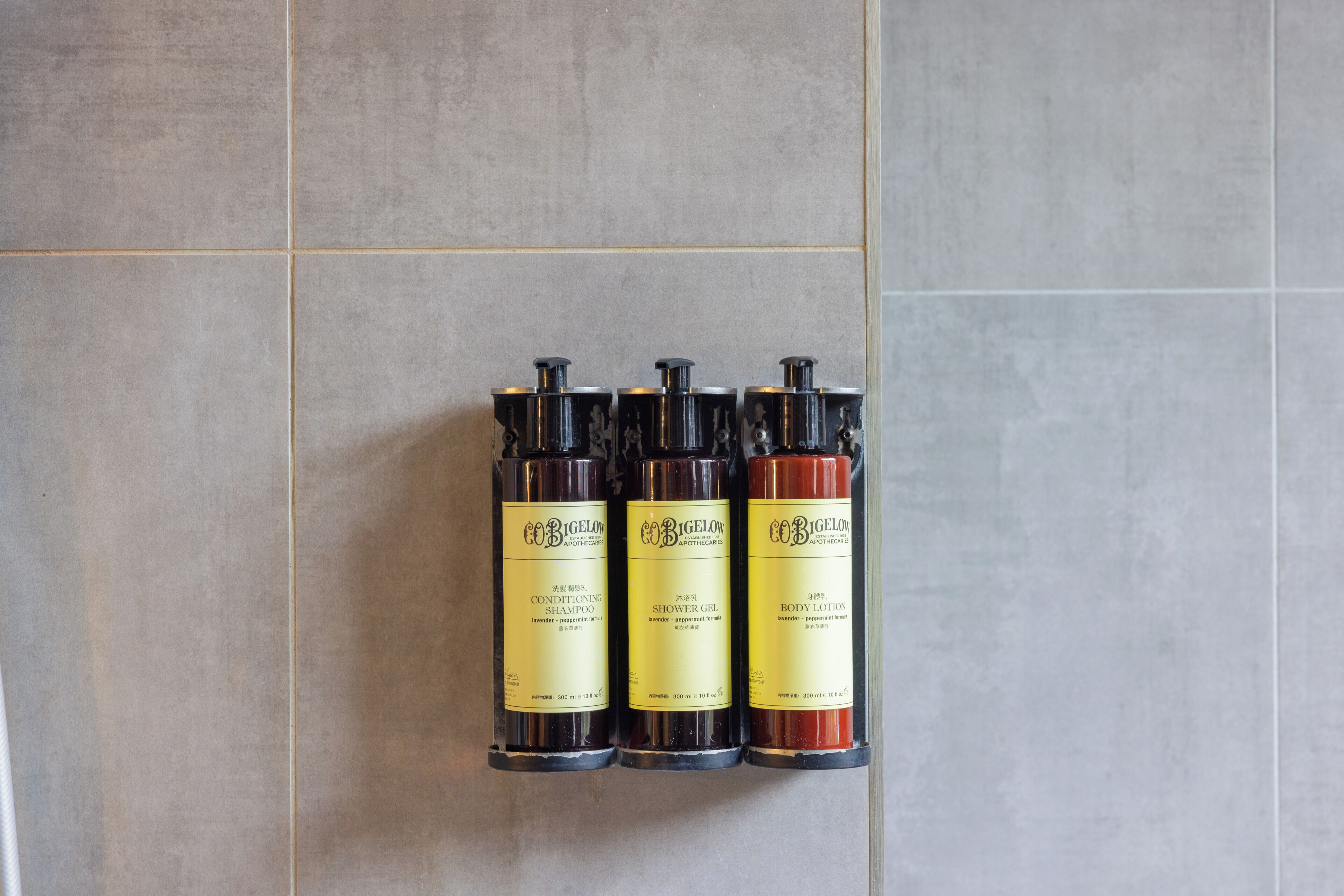 separate bathtub and shower, spring water bathtub, rainfall showerhead