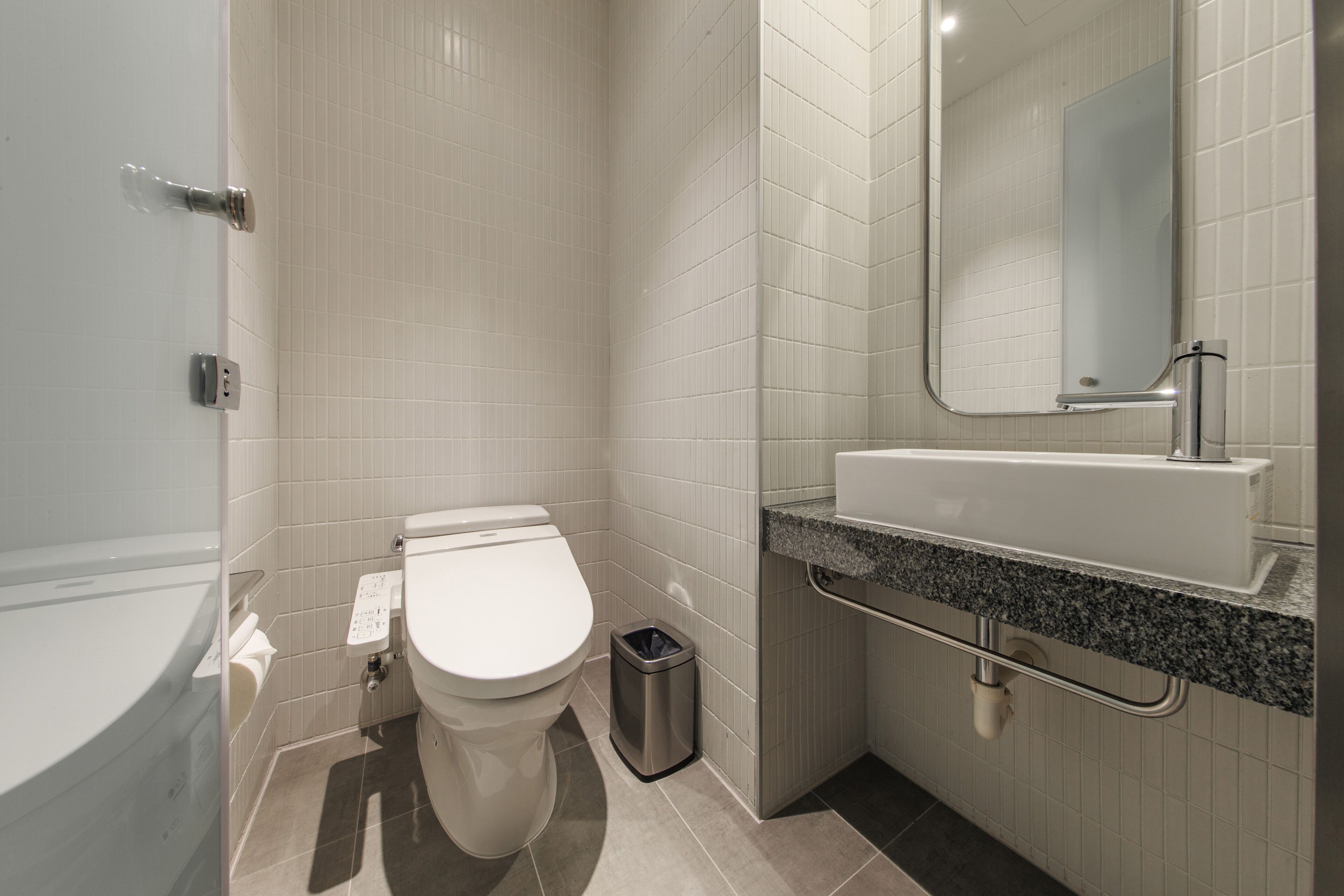 separate bathtub and shower, spring water bathtub, rainfall showerhead